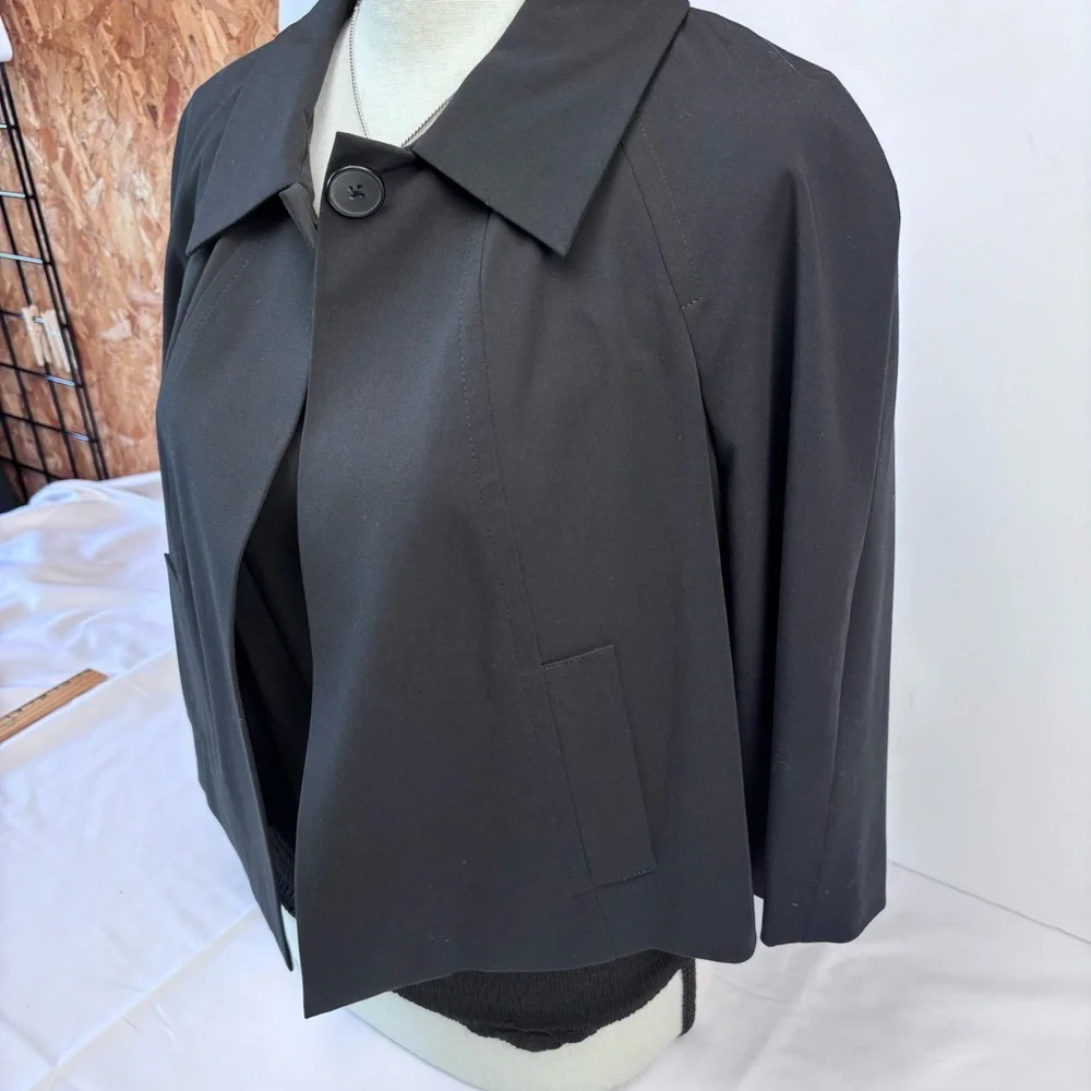 Apt. 9 Black Blazer with Classic Collar and 3/4 Sleeves Cropped Cape Style. Nice